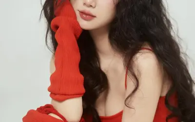 Ảnh gái tiktok khoe hàng làn da trắng hồng gợi cảm