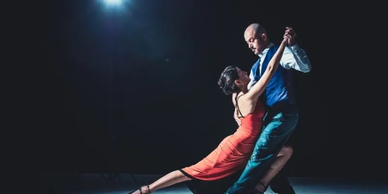 Làm thế nào để học khiêu vũ cơ bản cho người mới bắt đầu?