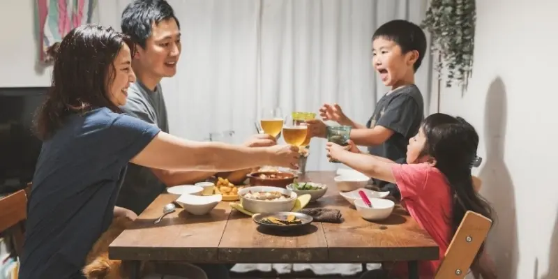 Tại sao cần ăn tối cùng gia đình mỗi ngày sau giờ làm?