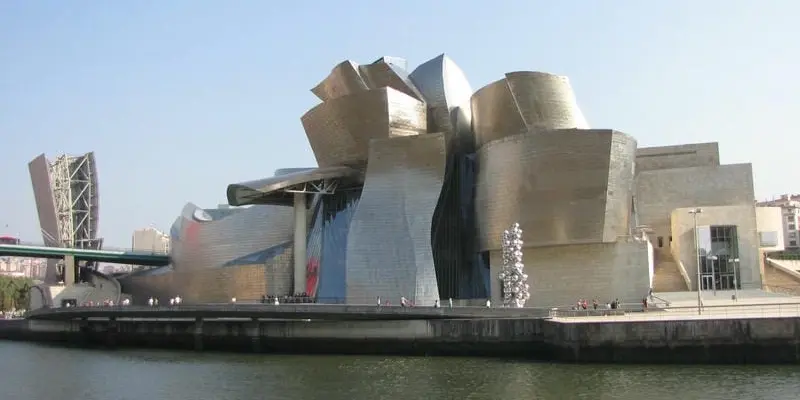 Bảo tàng Guggenheim Bilbao biểu tượng kiến trúc hiện đại
