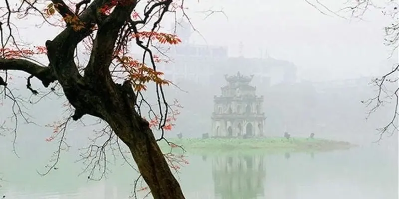 Mùa đông sương mù Hà Nội phủ kín từng con phố nhỏ