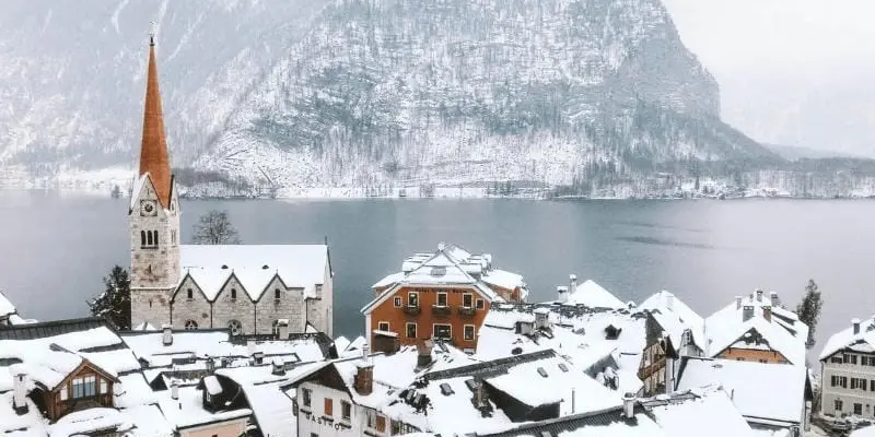 Mùa đông tuyết rơi Hallstatt Áo đẹp như cổ tích
