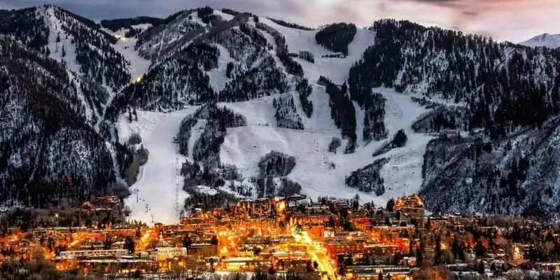 Mùa đông tuyết rơi Lake Tahoe Mỹ đẹp như tranh băng giá