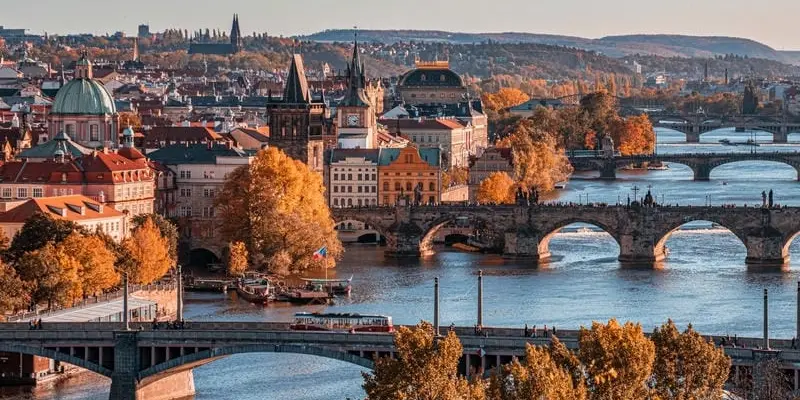 Khám phá mùa thu lá vàng Prague CH Séc lãng mạn tuyệt vời