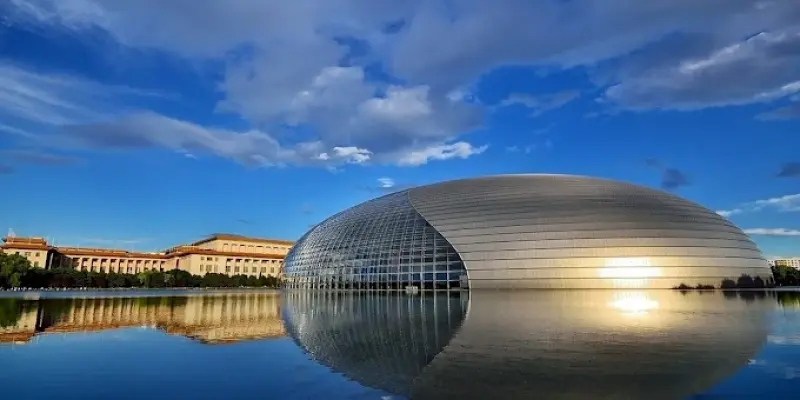 Khám phá kiến trúc độc đáo Nhà hát quốc gia Trung Quốc