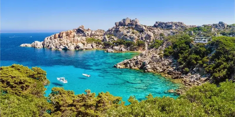 Khám phá vẻ đẹp thiên đường Địa Trung Hải tại Sardinia