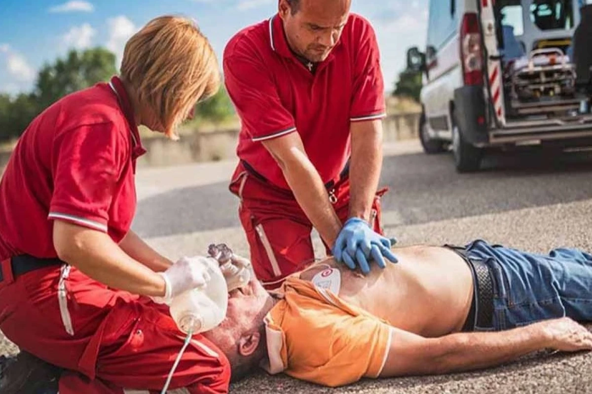 Hồi Sức Tim Phổi (CPR): Hướng Dẫn Toàn Diện Quy Trình và Lưu Ý Quan Trọng