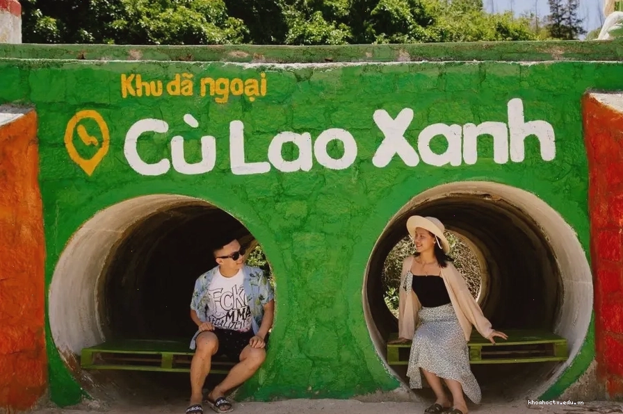 Bãi Gala với cát trắng mịn và nước biển trong xanh