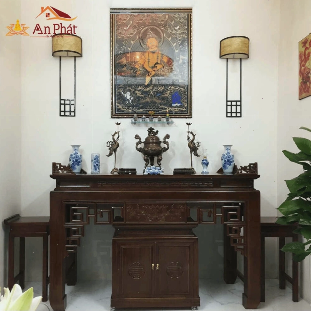 Bàn thờ gia tiên gỗ gụ BTD2067, đường nét chạm khắc mềm mại