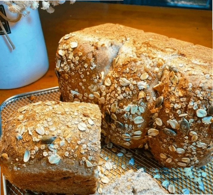 Bánh mì đen nguyên cám mix các loại hạt dinh dưỡng