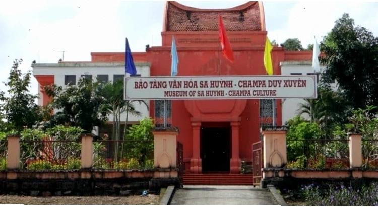 Bảo tàng Văn hóa Sa Huỳnh trưng bày hiện vật cổ