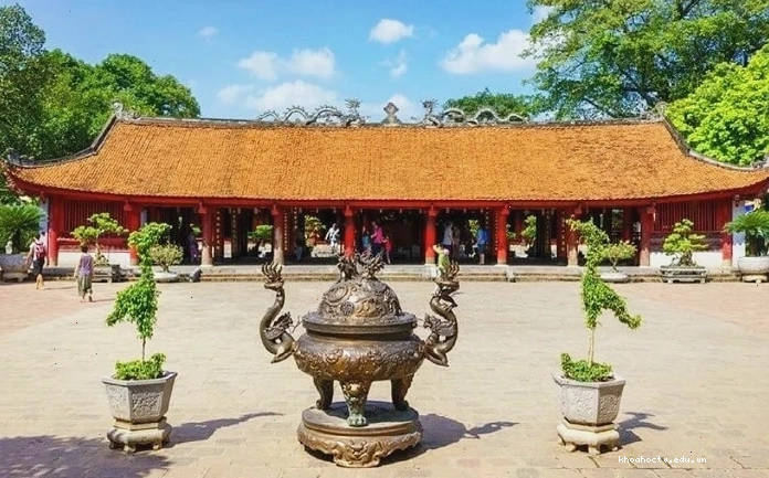 Bia Tiến sĩ tại Văn Miếu Quốc Tử Giám ghi danh những người đỗ đạt