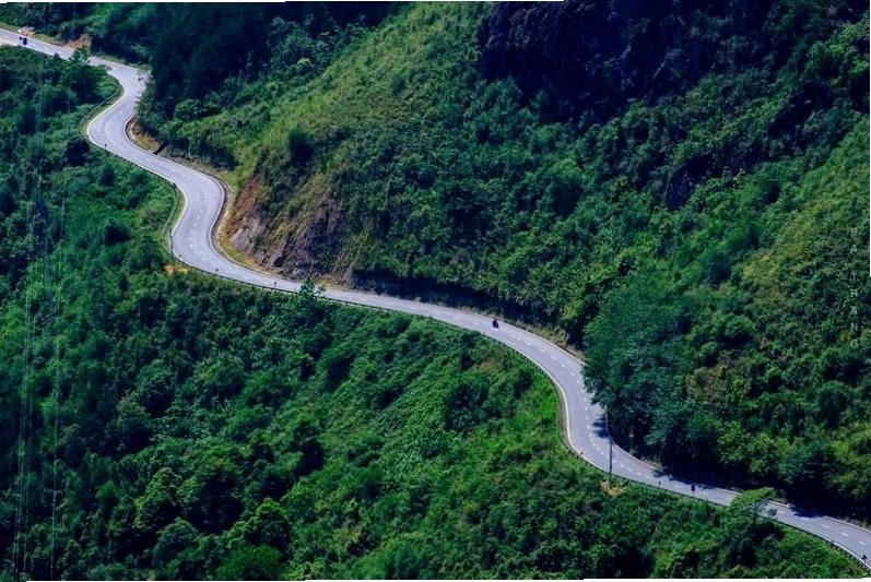 Biển mây tuyệt đẹp tại Cổng Trời Ô Quy Hồ vào buổi sáng