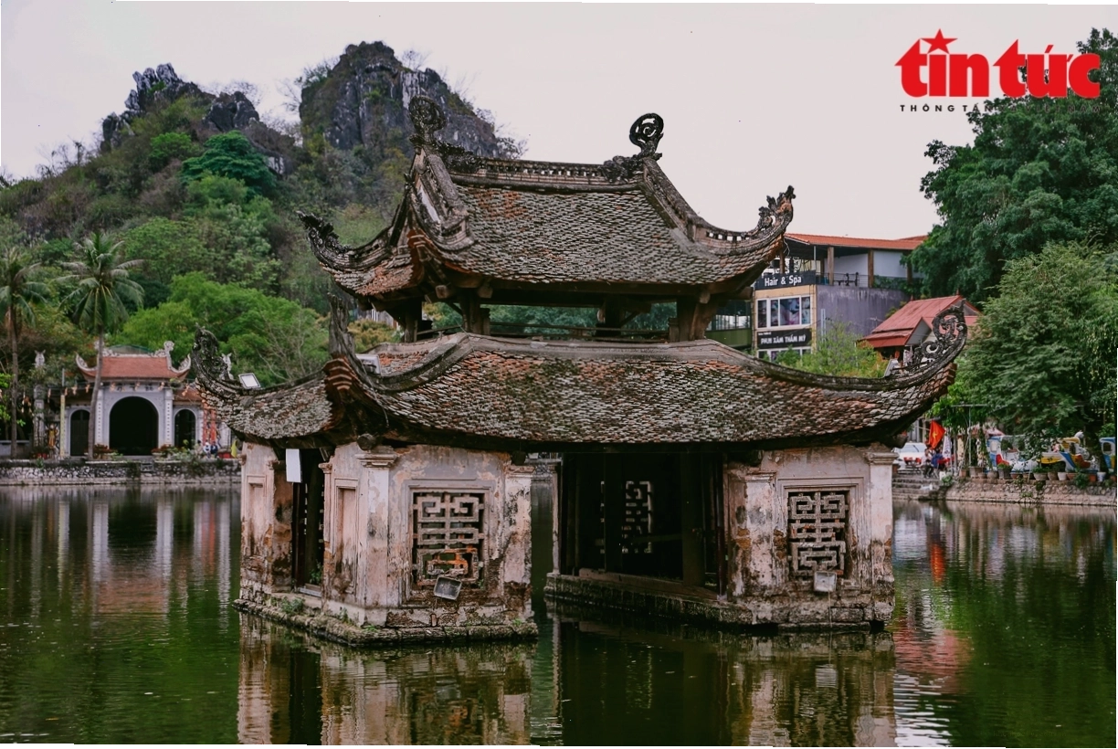 Biểu diễn múa Tắc Xình tại Thủy Đình