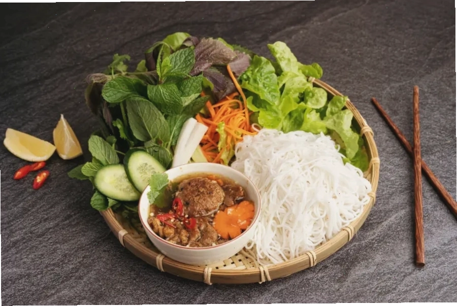 Bún chả - món ăn không thể thiếu trong danh sách những món ngon Hà Nội