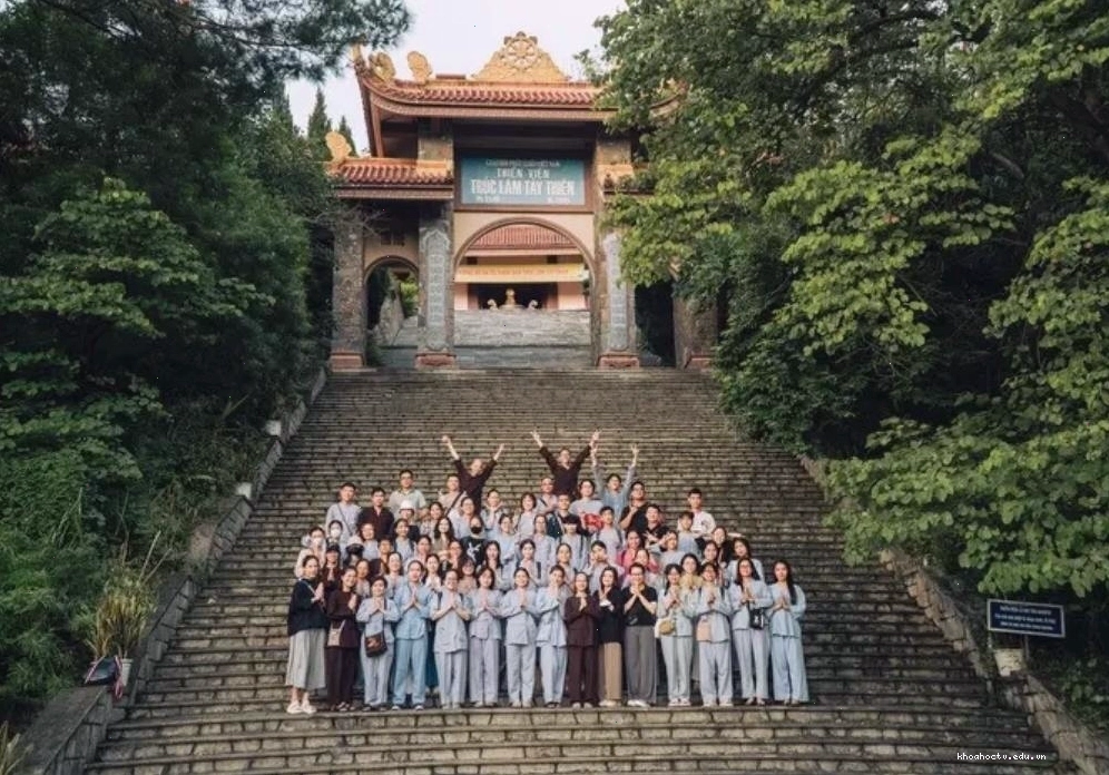 Các Phật tử tham gia tu học tại Thiền Viện