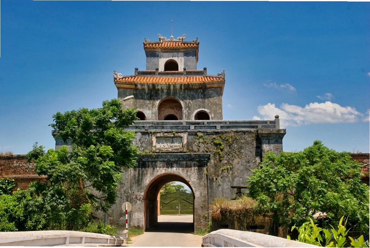 Cận cảnh một bức tường thành cổ kính tại Kinh thành Huế