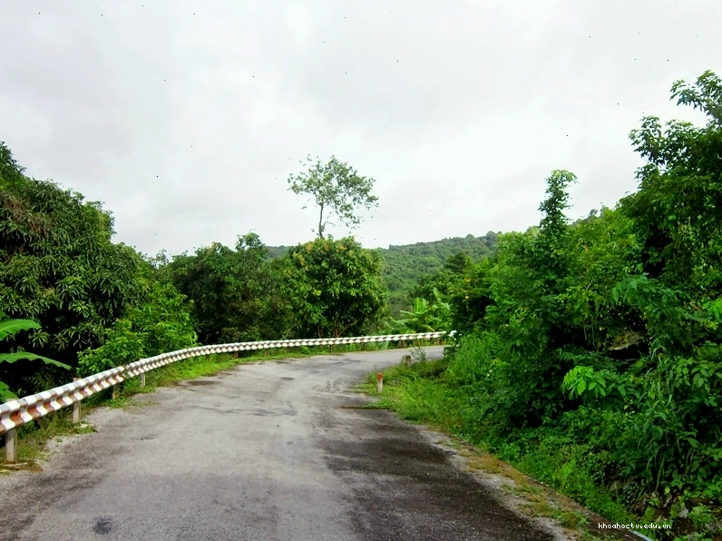 Cảnh biển Hòn Me yên ả
