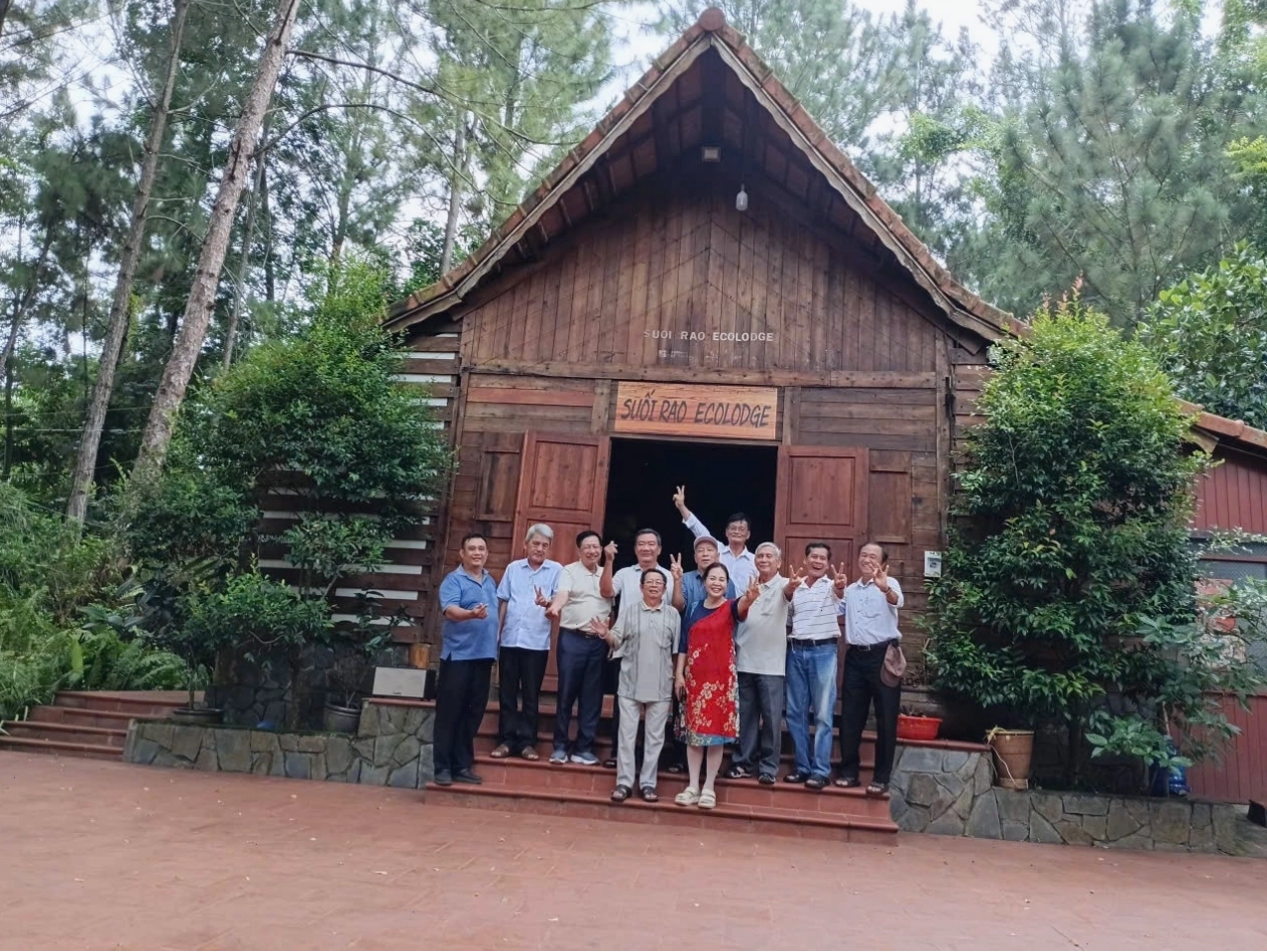 Cảnh quan thiên nhiên và kiến trúc hài hòa tại Suối Rao Ecolodge