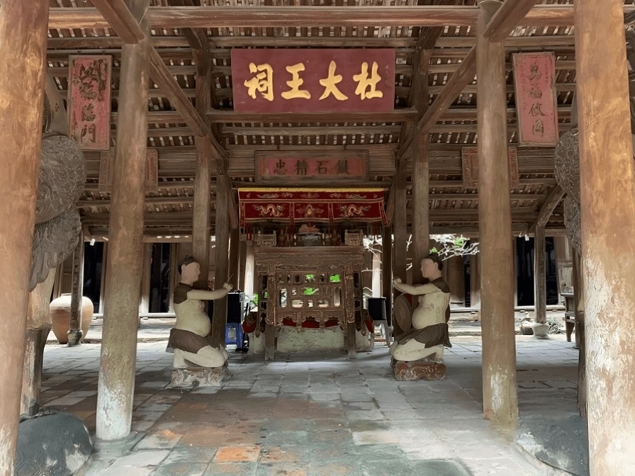 Cảnh quan thiên nhiên xung quanh làng Đông Ngạc