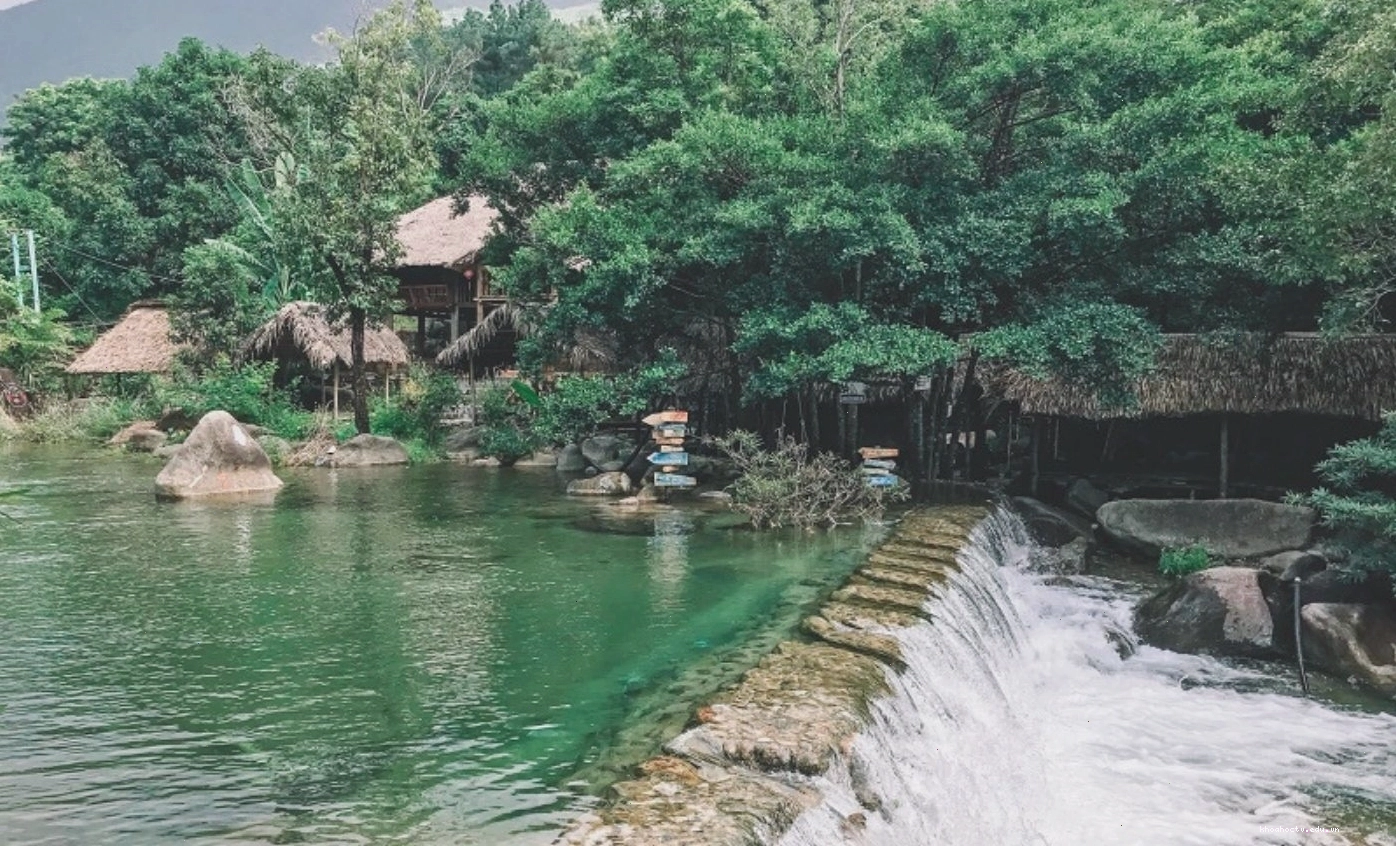 Cảnh quan thiên nhiên yên bình tại Suối Lương