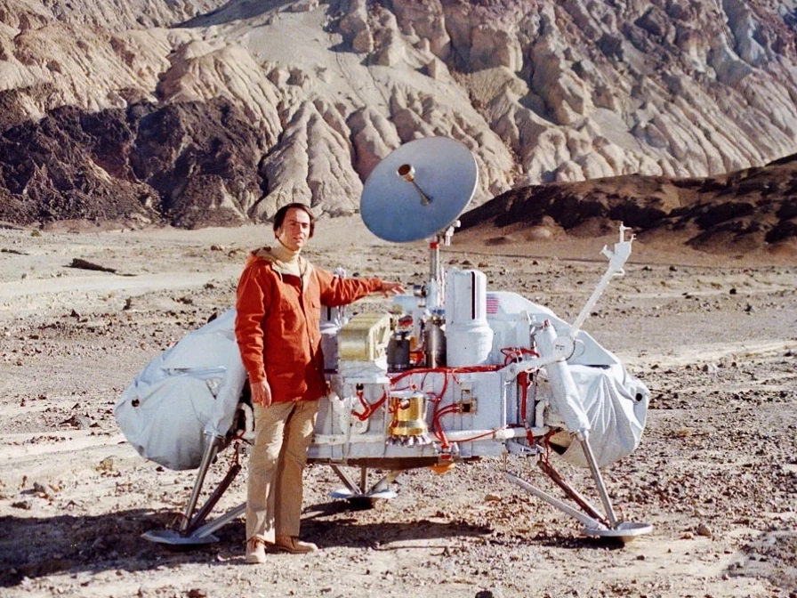 Carl Sagan, nhà thiên văn học và người truyền bá khoa học