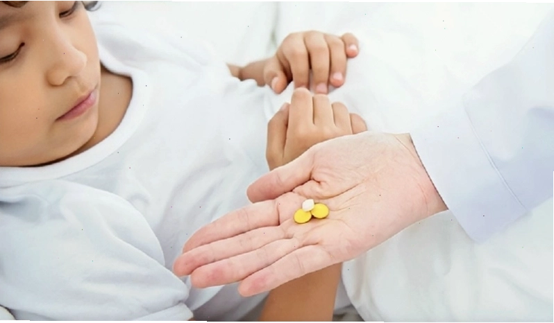 Cha mẹ cần đọc kỹ hướng dẫn sử dụng trước khi cho trẻ dùng thuốc