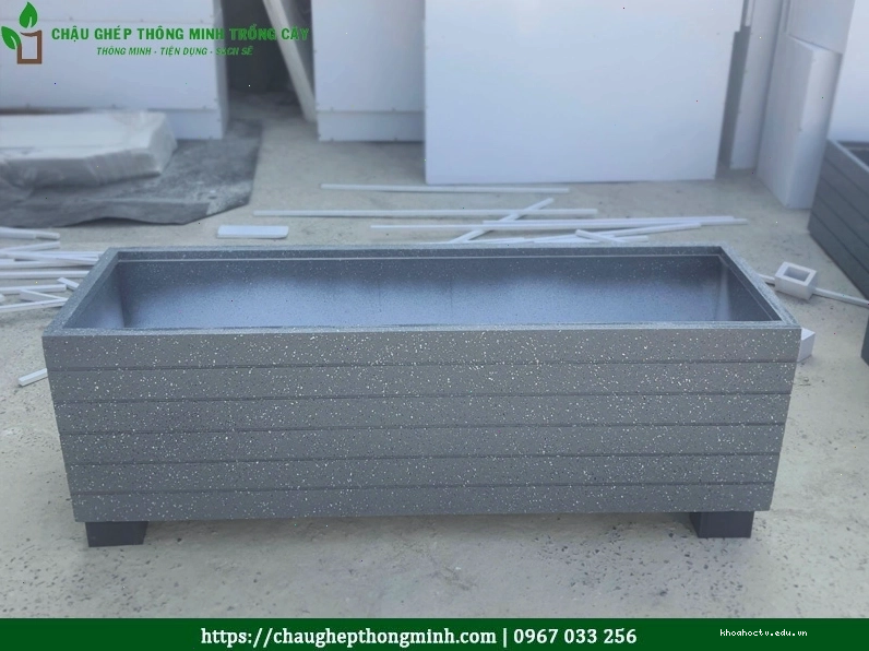 Chậu composite giả gỗ mang vẻ đẹp tự nhiên cho không gian