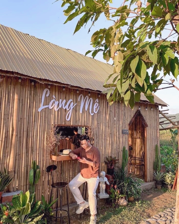 Check in tại quán nước nhỏ trong Làng Mê
