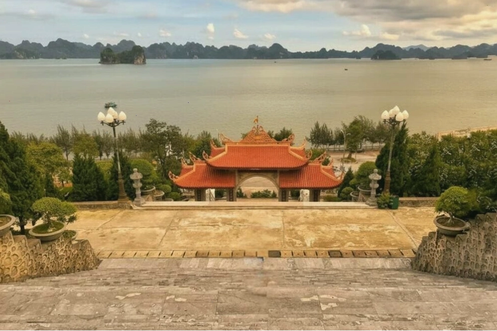 Chùa Cái Bầu với khung cảnh thanh tịnh và lãng mạn