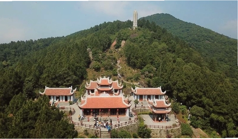Chùa Hương Tích Hà Tĩnh trên đỉnh núi Hồng Lĩnh