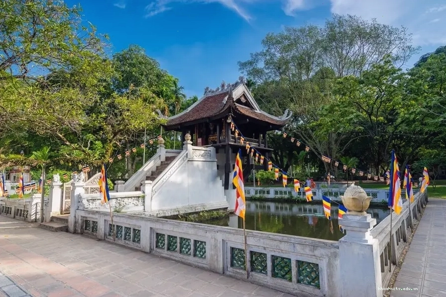 Chùa Một Cột hàng trăm năm tuổi
