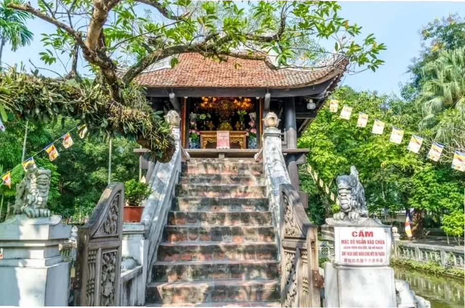 Chùa Một Cột uy nghiêm và cổ kính