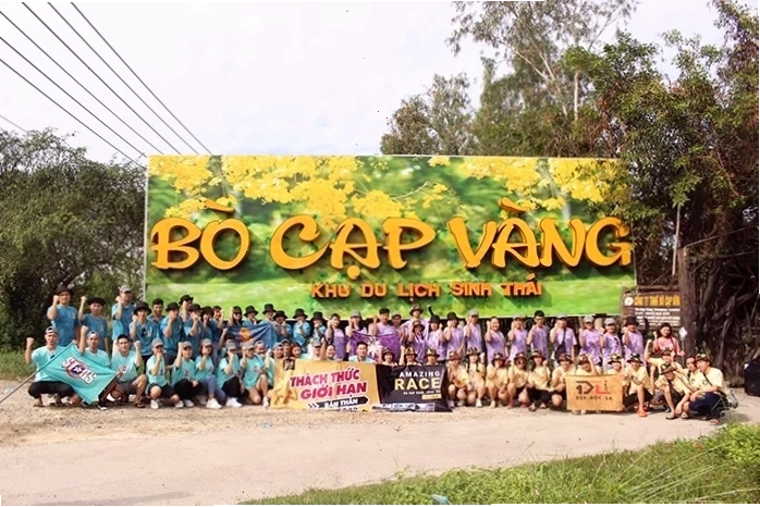 Con đường rợp bóng cây xanh tại Khu Du Lịch Sinh Thái Bò Cạp Vàng