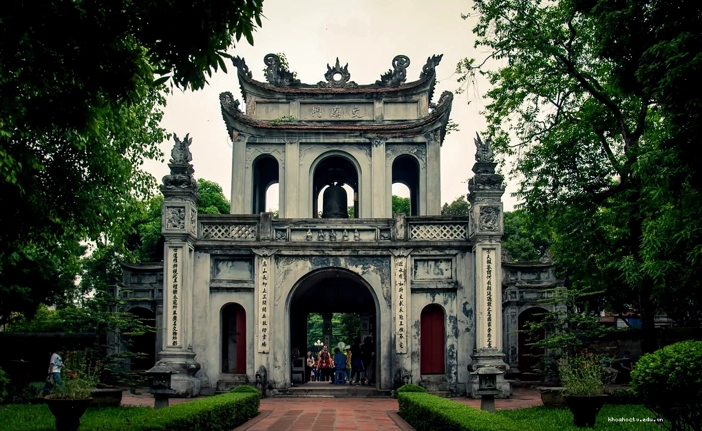 Cổng Văn Miếu Môn cổ kính