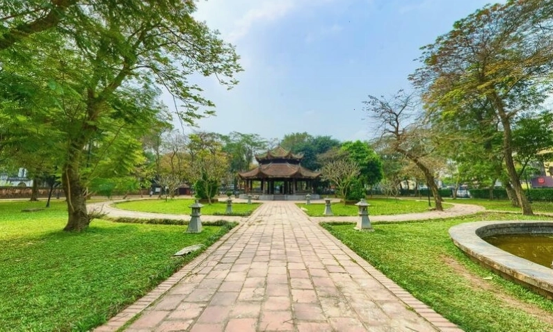 Cổng vào Văn Miếu Quốc Tử Giám