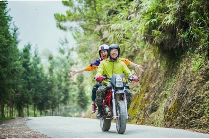 Cung đường đèo dốc lên Tà Xùa
