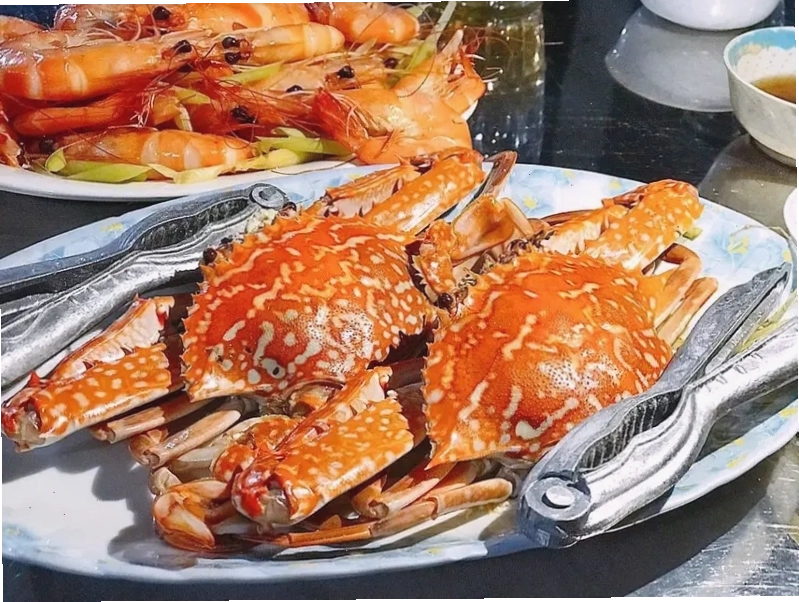 Đắm chìm trong hải sản tươi ngon tại nhà hàng Hùng Trường