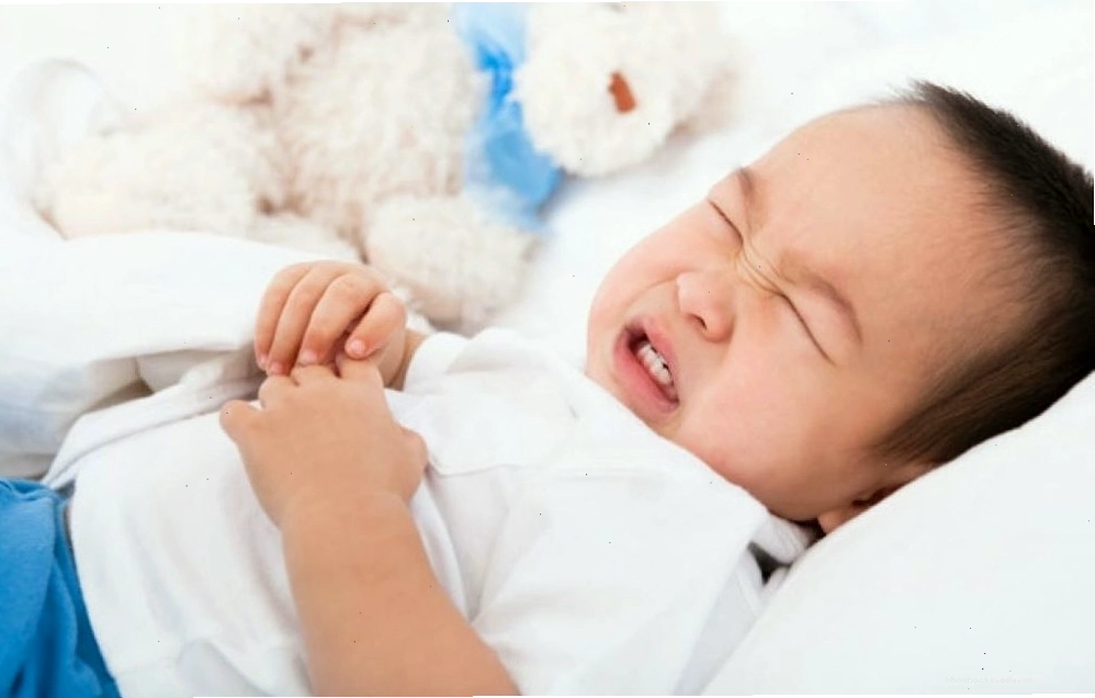 Đau bụng quanh rốn ở trẻ em có thể là biểu hiện của lồng ruột