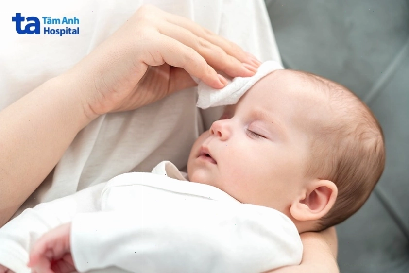 Dấu hiệu điển hình của trẻ sơ sinh bị sốt