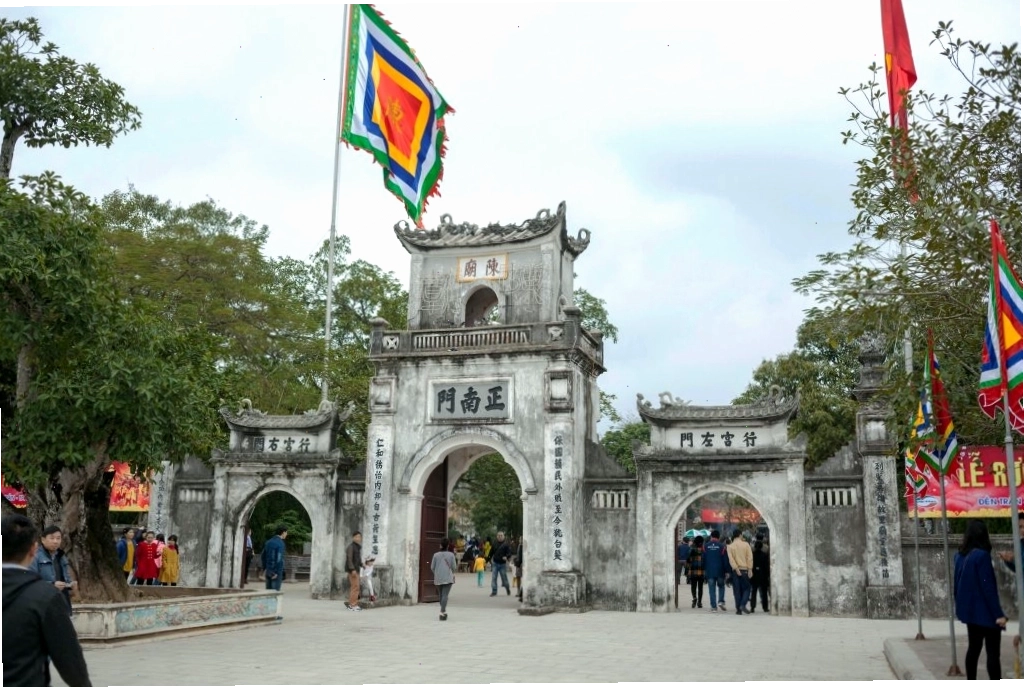 Đền Trần và chùa Phổ Minh, di tích lịch sử văn hóa ý nghĩa