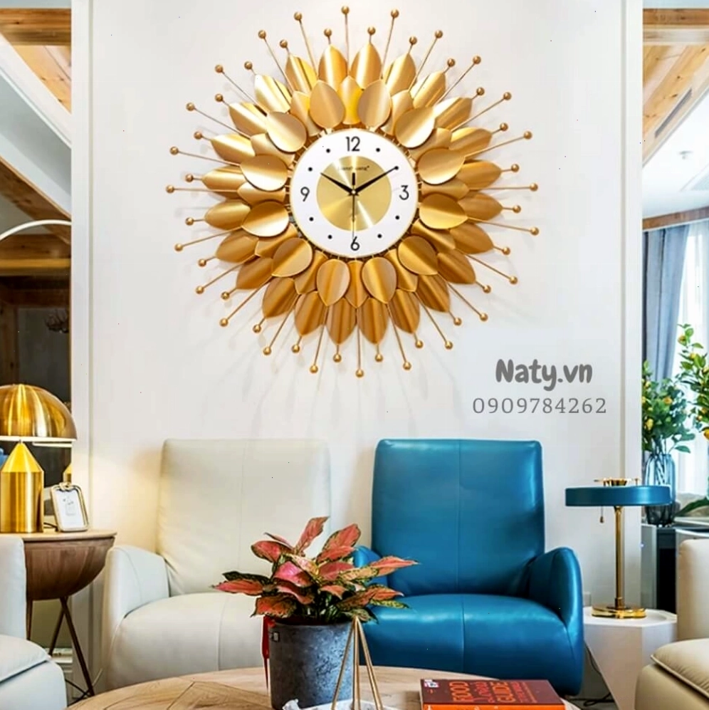 Đồng hồ treo tường trang trí phòng khách màu vàng gold
