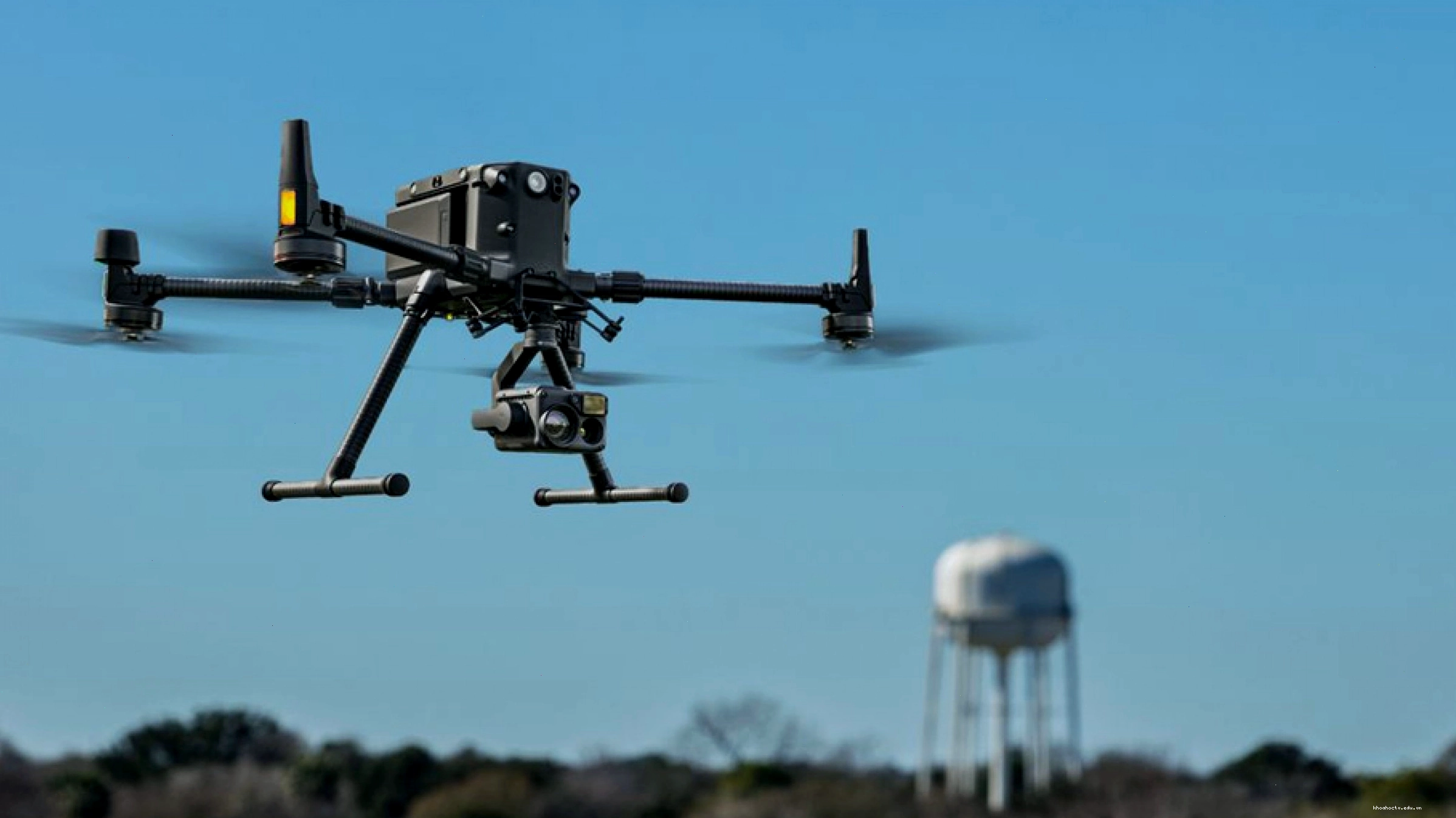 Drone được tích hợp Hệ thống vệ tinh dẫn đường toàn cầu kép (GNSS) cho độ chính xác cao