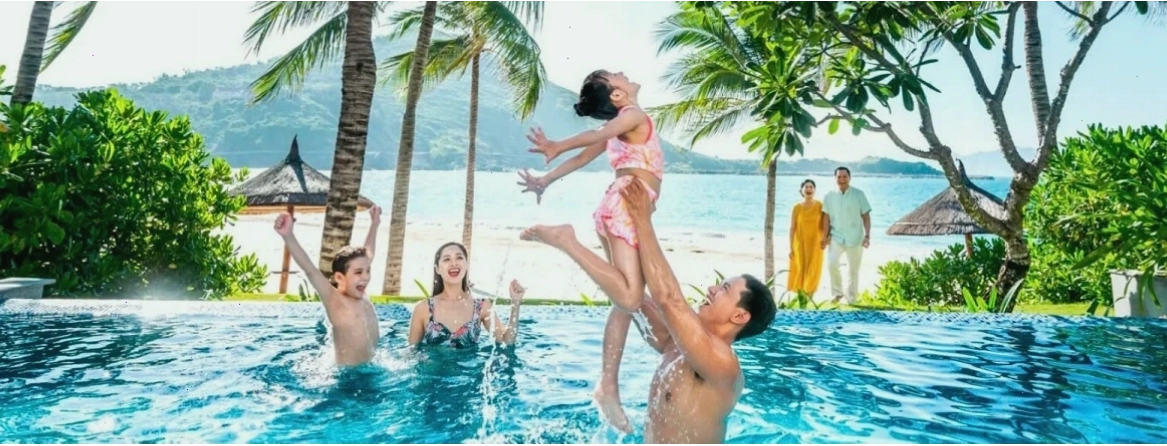 Du thuyền sang trọng trên Vịnh Hạ Long
