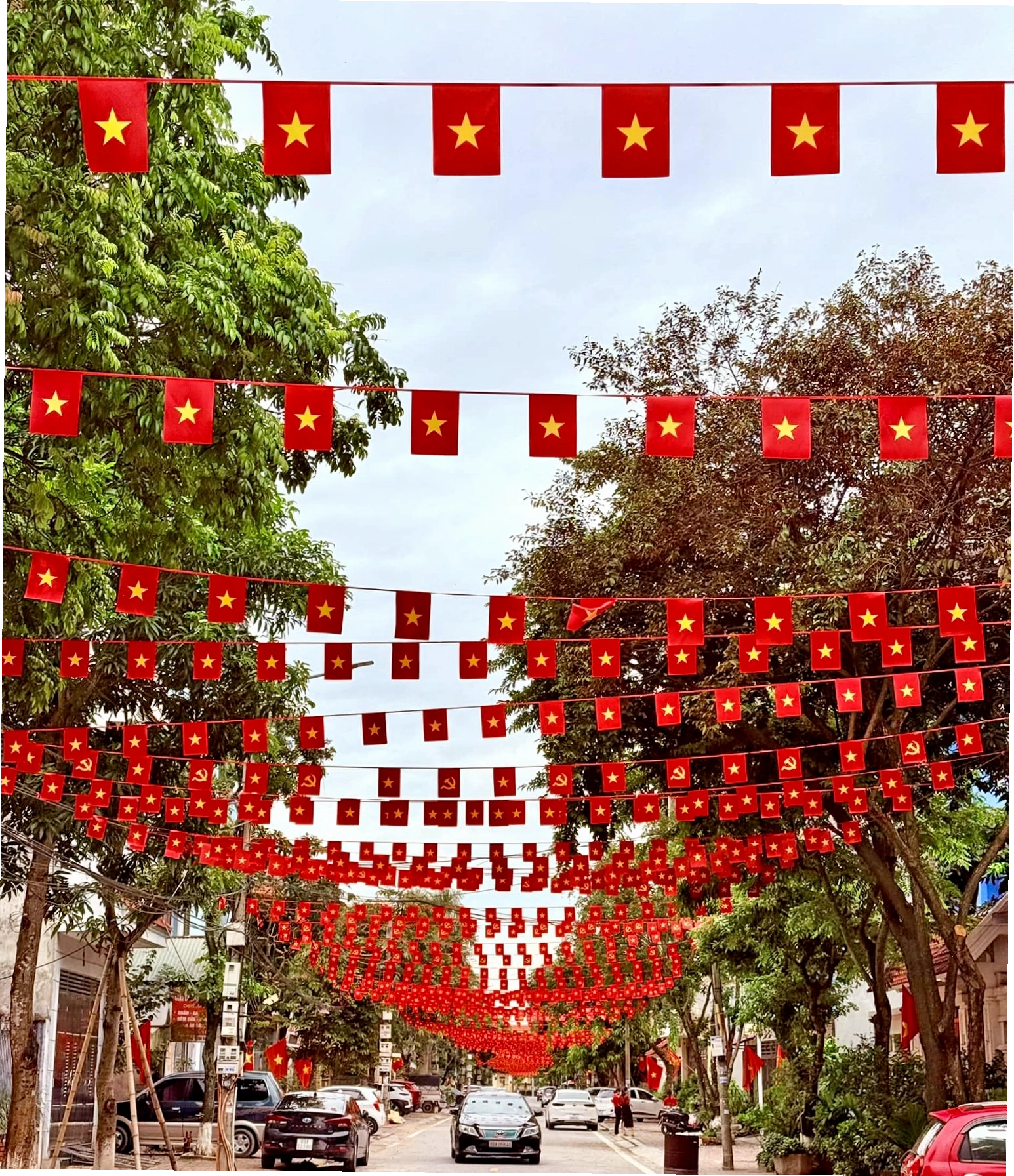 Đường phố Hưng Yên rực rỡ cờ đỏ sao vàng chào mừng Quốc khánh