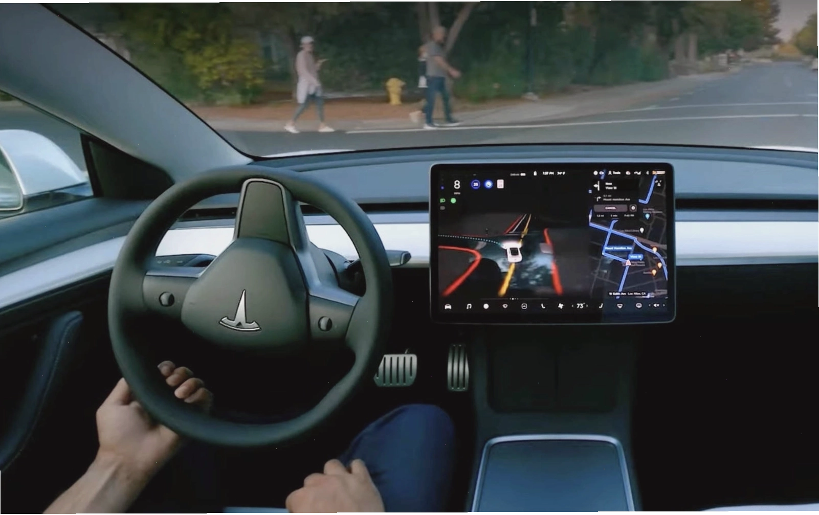 Giao diện hiển thị của Tesla Full Self-Driving Beta