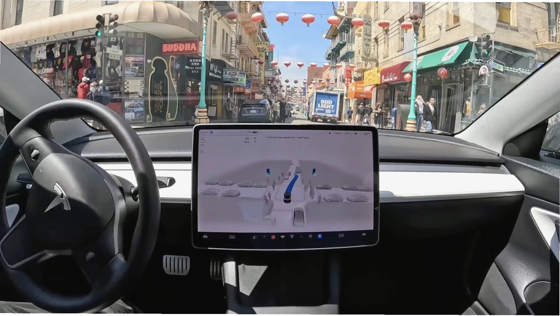 Giao diện lái xe tự động của Tesla