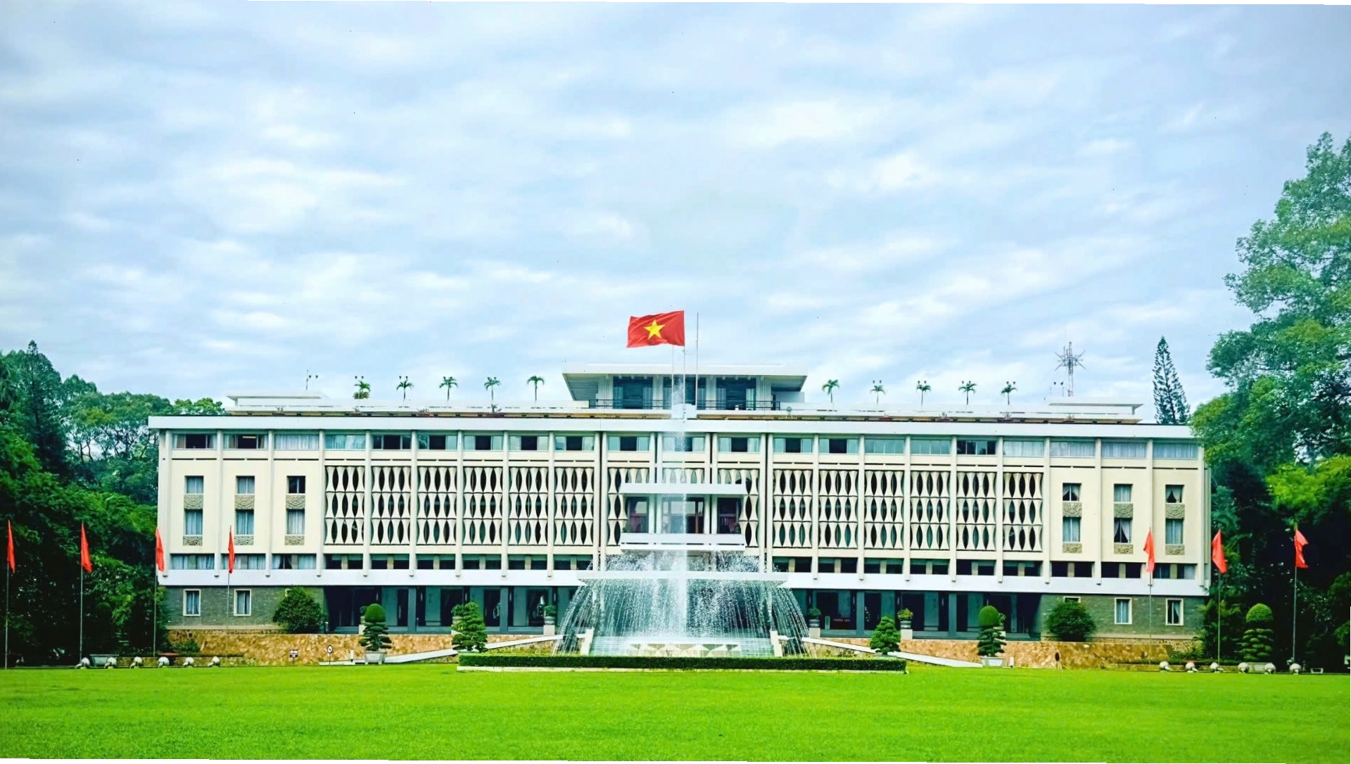 Hình ảnh lịch sử Dinh Độc Lập qua các thời kỳ