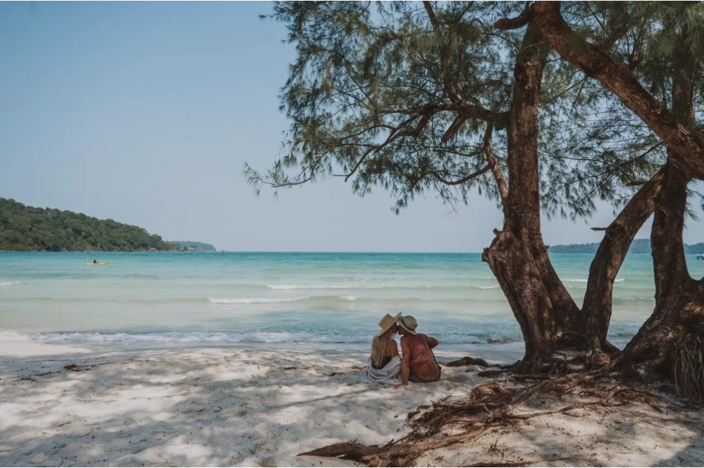 Hoàng hôn tuyệt đẹp nhìn từ Koh Rong Samloem