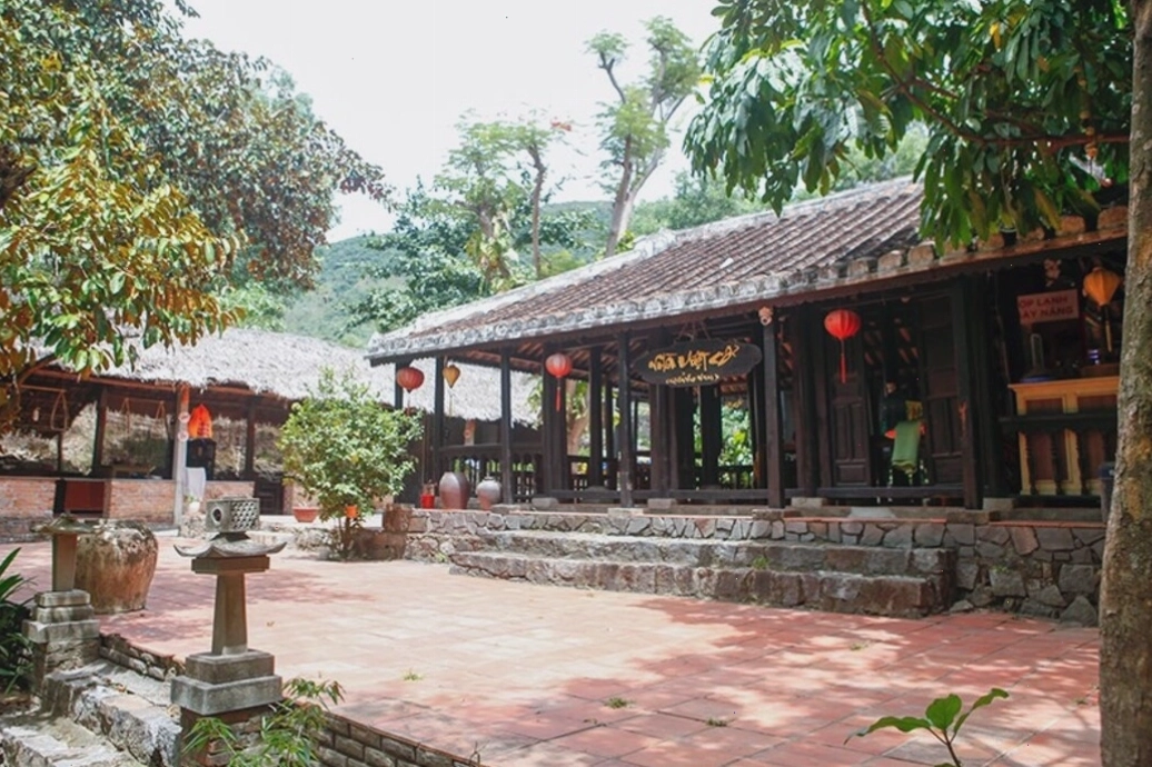 Hoạt động dã ngoại tại Suối Lương